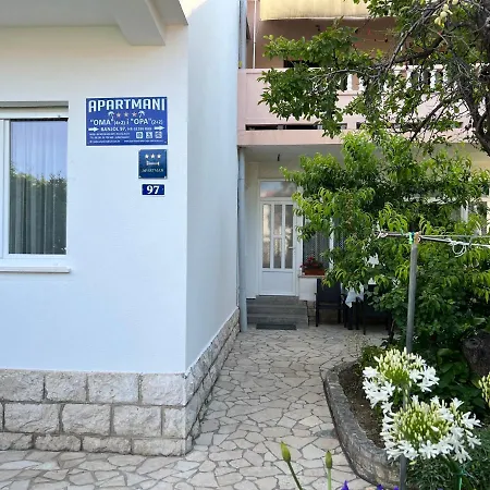 Apartaments Oma & Opa * Banjol