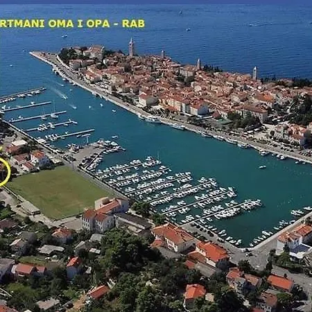 Apartaments Oma & Opa Apartment