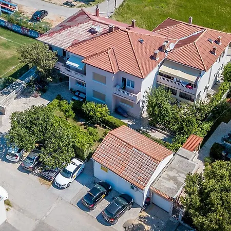 Apartaments Oma & Opa *