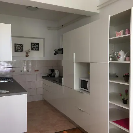 Apartaments Oma & Opa * Банёл