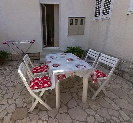 Oma & Opa Apartmán *
